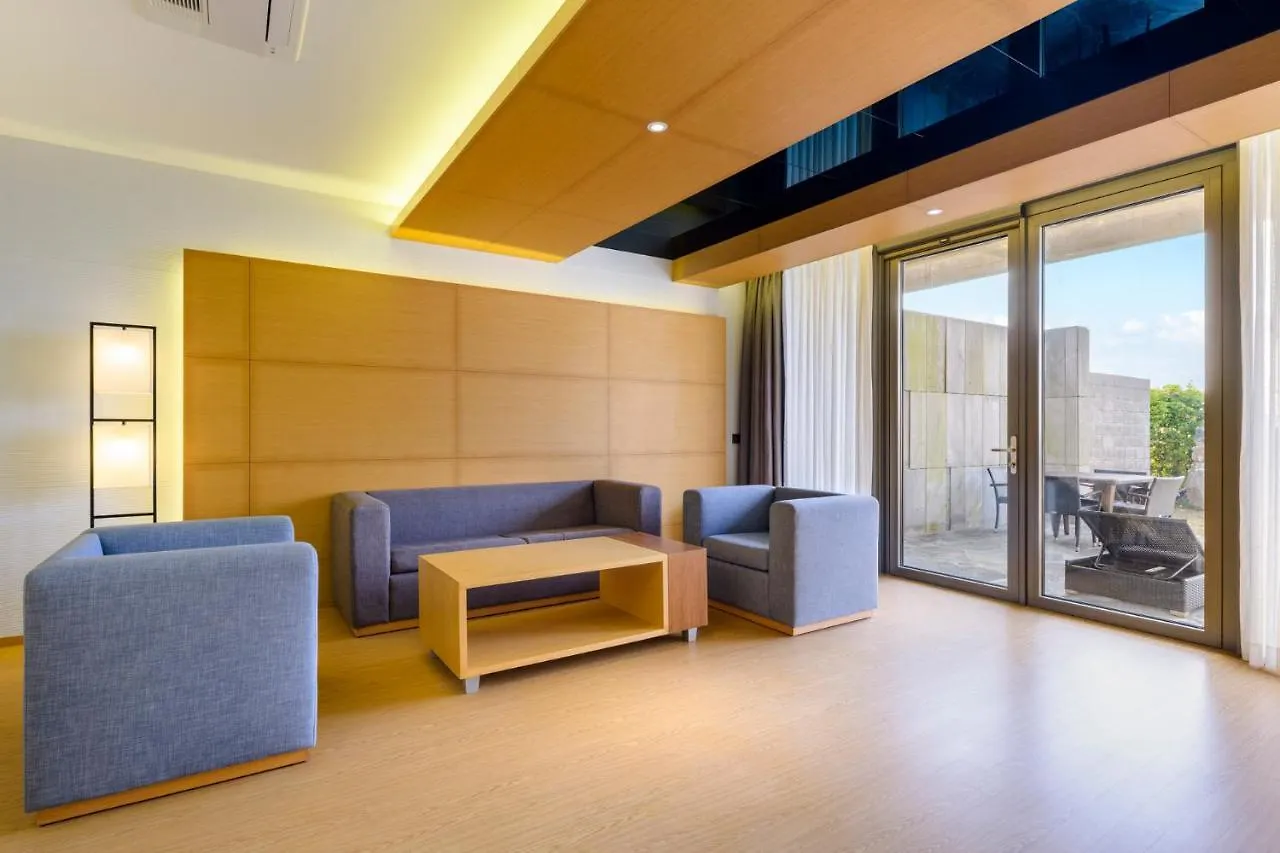 Stanford Hotel & Resort جيجو